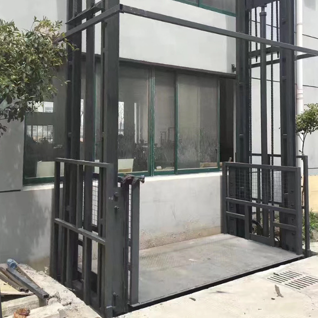 鹤峰5吨室外升降货梯